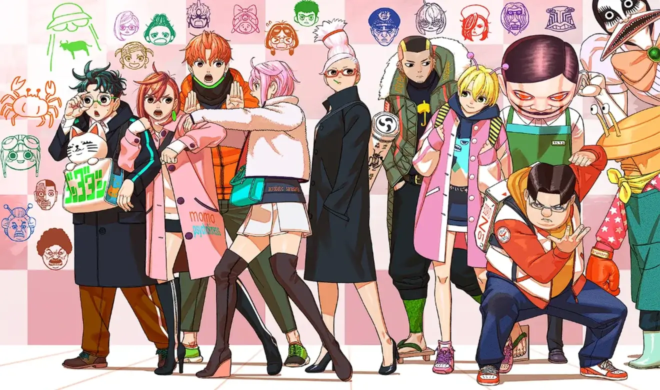 Ilustración promocional de Dandadan con el grupo de personajes principales posando juntos sobre fondo rosa con iconos y doodles