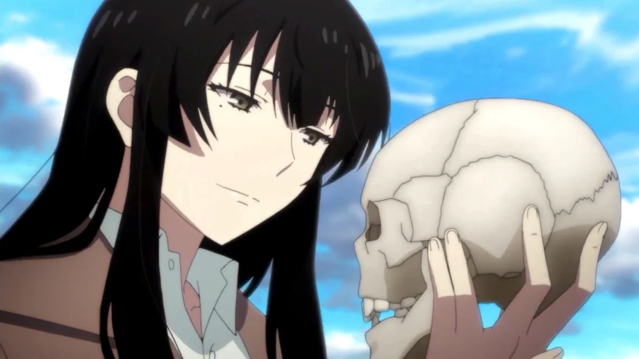 Sakurako sosteniendo un cráneo humano en Beautiful Bones, anime de osteología forense