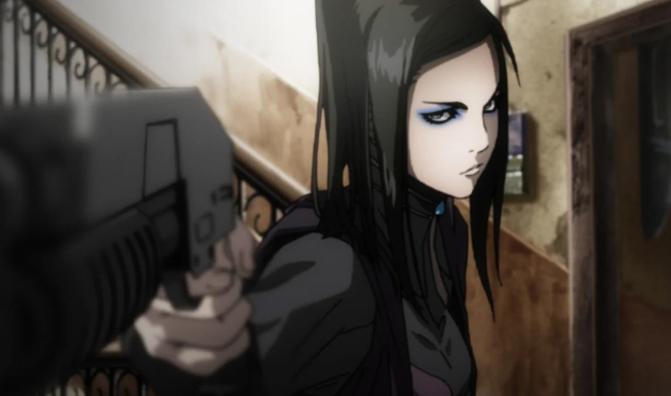 Primer plano de un personaje de mirada seria y sangre en el rostro de la serie psicológica Ergo Proxy