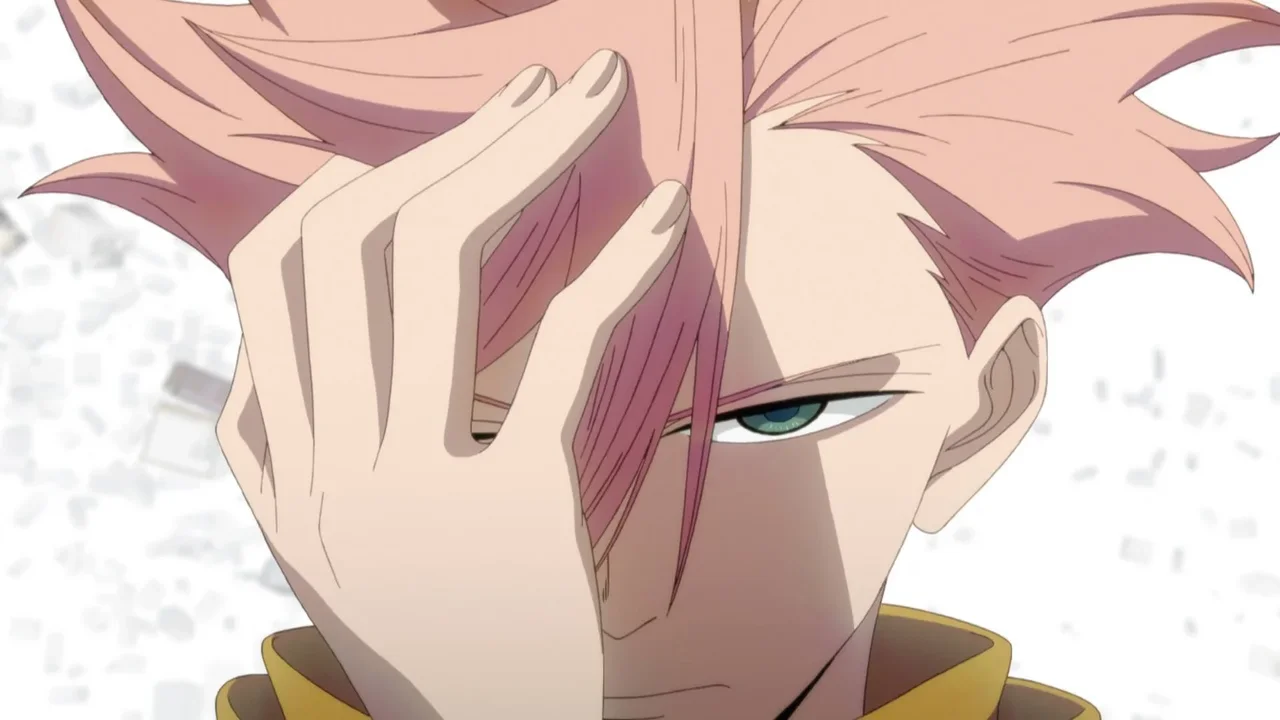 Personaje de cabello rosa en Id: Invaded, anime de perfilado criminal y mente psicópata