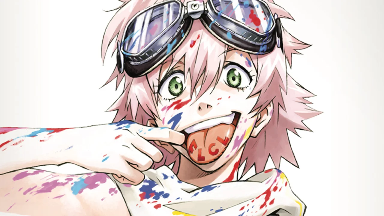 Personaje de FLCL con gafas de piloto y manchas de pintura de colores en el manga