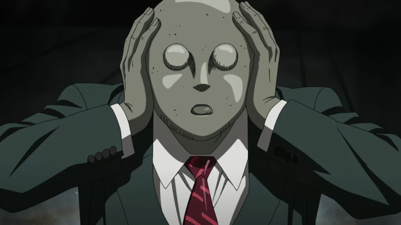 El Dr. Abullah sostiene su cabeza en una escena del anime Pluto de Netflix