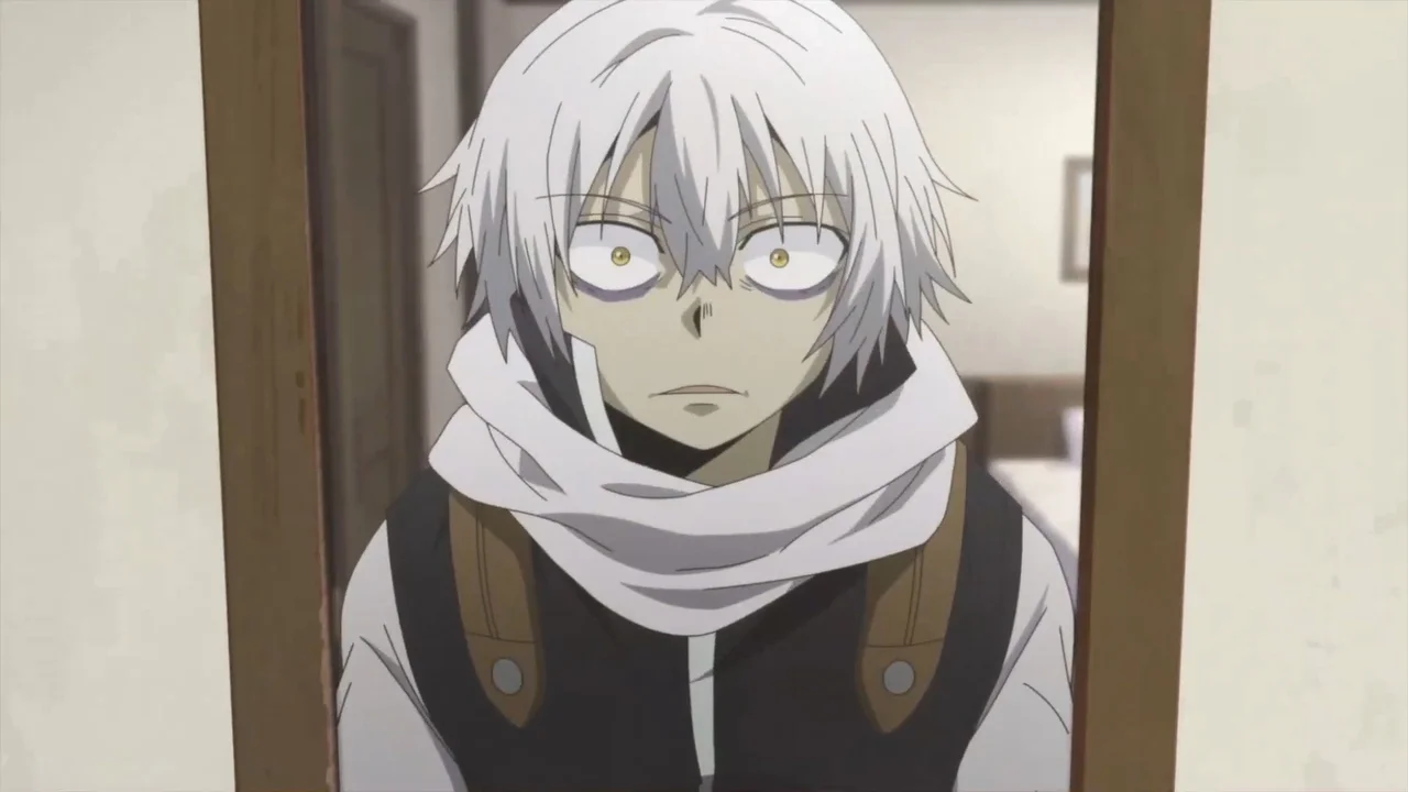 Touka mirando impactado su reflejo en el cuerpo del héroe en Yuusha ga Shinda