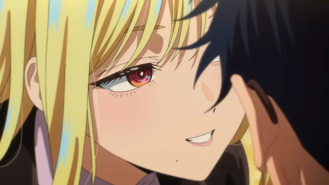 Primer plano de Kinosaki en Marriagetoxin, anime de comedia romántica y acción