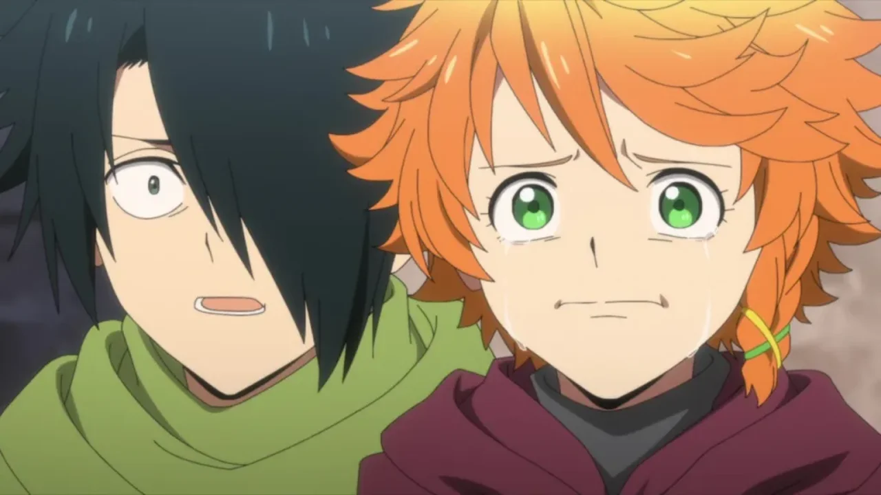 Emma llorando con lágrimas en los ojos y Ray con expresión de shock en una escena dramática del anime de thriller y supervivencia The Promised Neverland